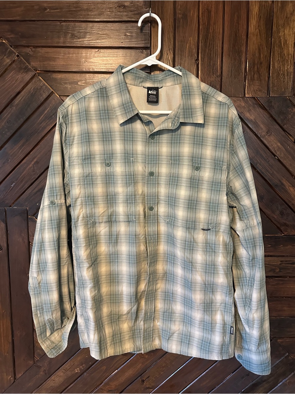 REI Men’s Sahara Shirt